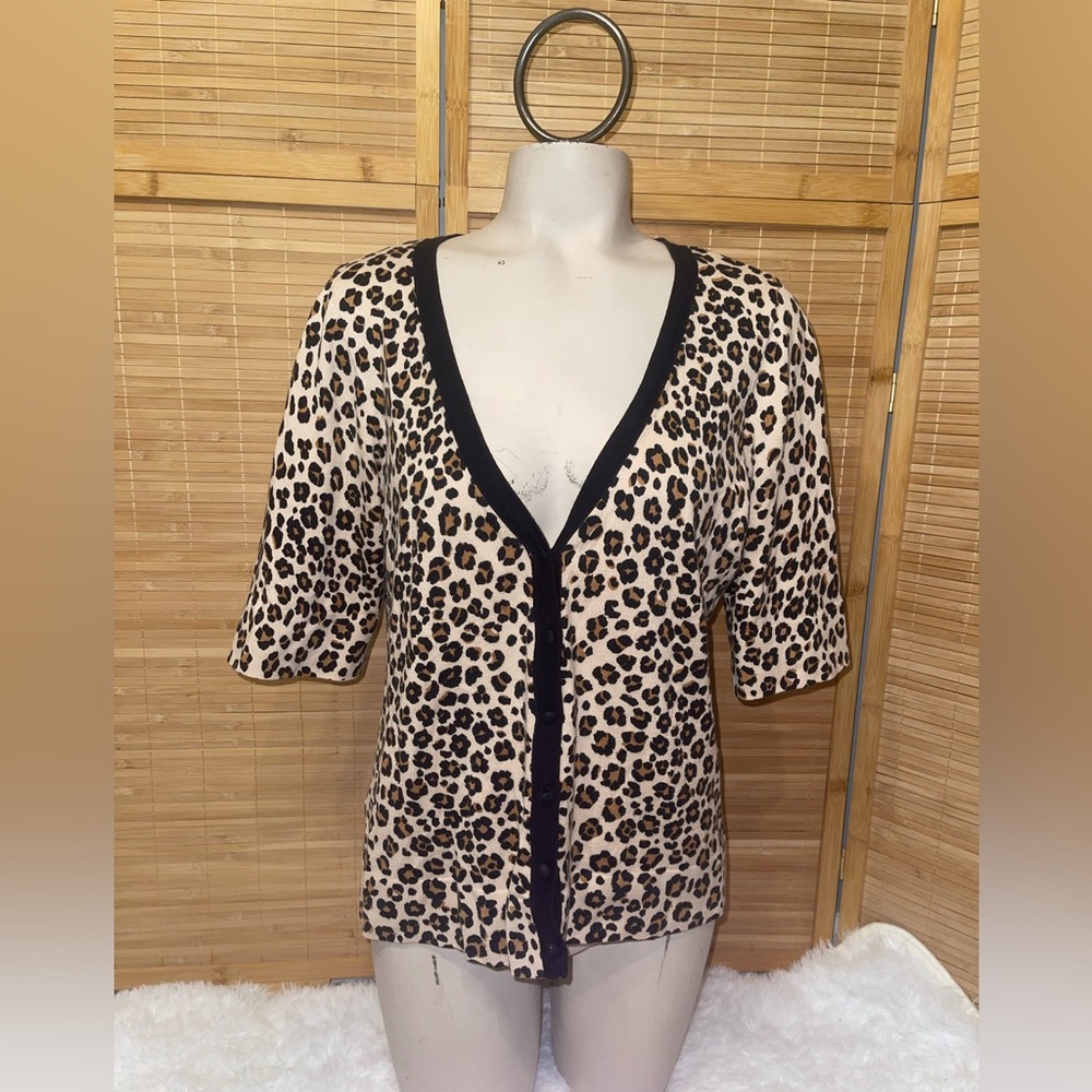 Tommy Bahama tan black leopard print v-neck short sleeve cardigan sweater M